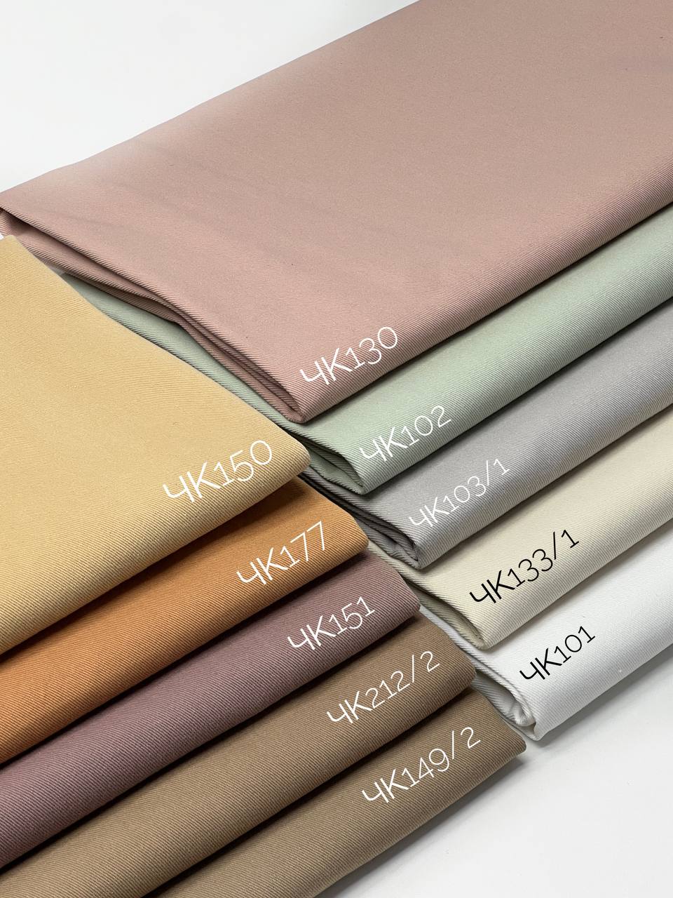 чёрный 0215d818-832d-466d-b341-9b1b7d0ed299