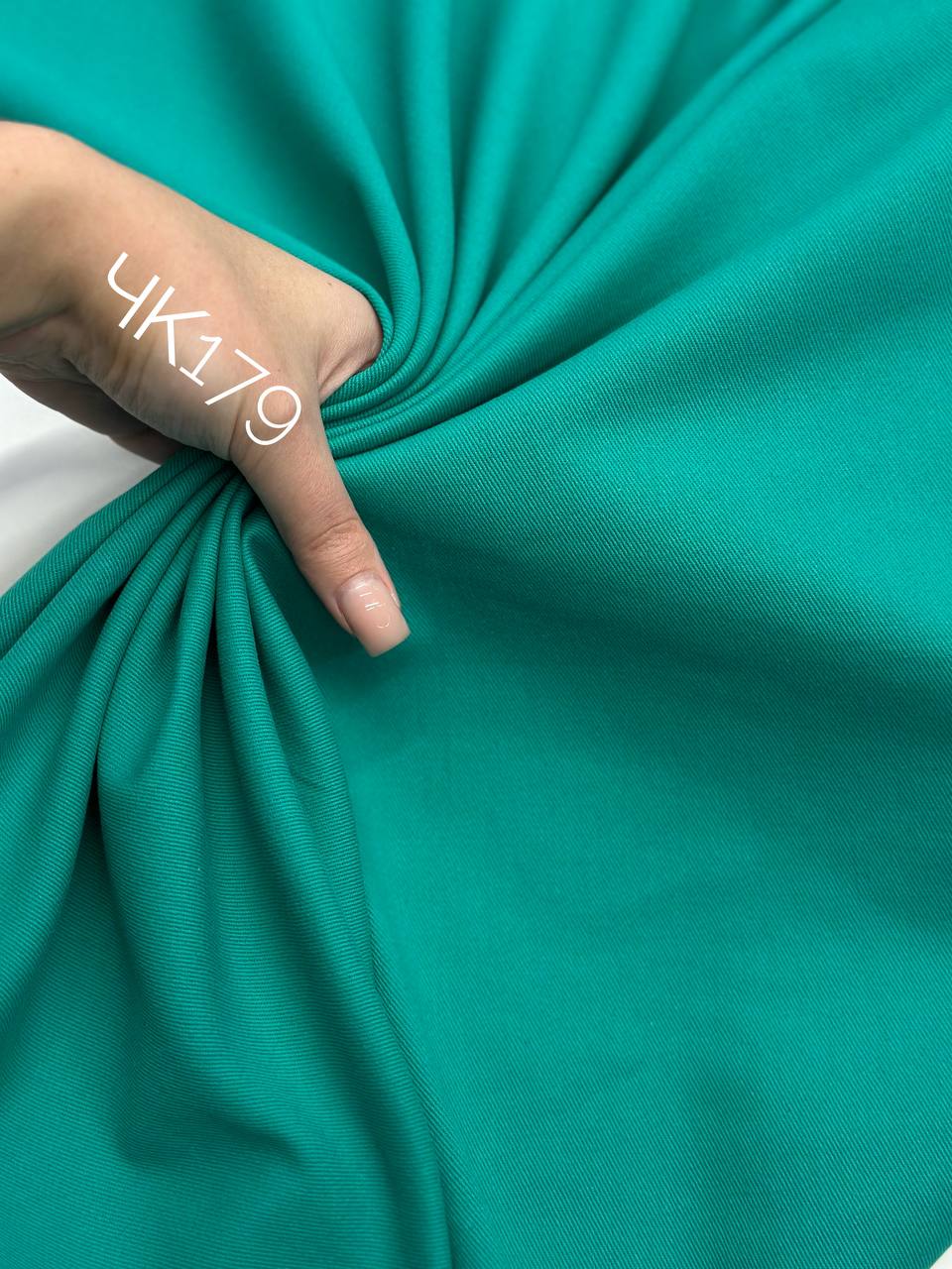 чёрный 380097db-91f0-48be-9685-e875b6274f09