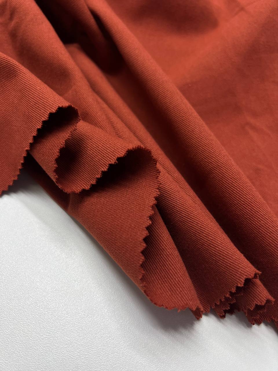 чёрный fdf84f74-cc59-47fa-af2b-e2dd386772f6