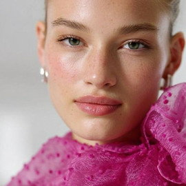 Розовый 9799d8d6-a62b-4572-99cf-c8847fc17602