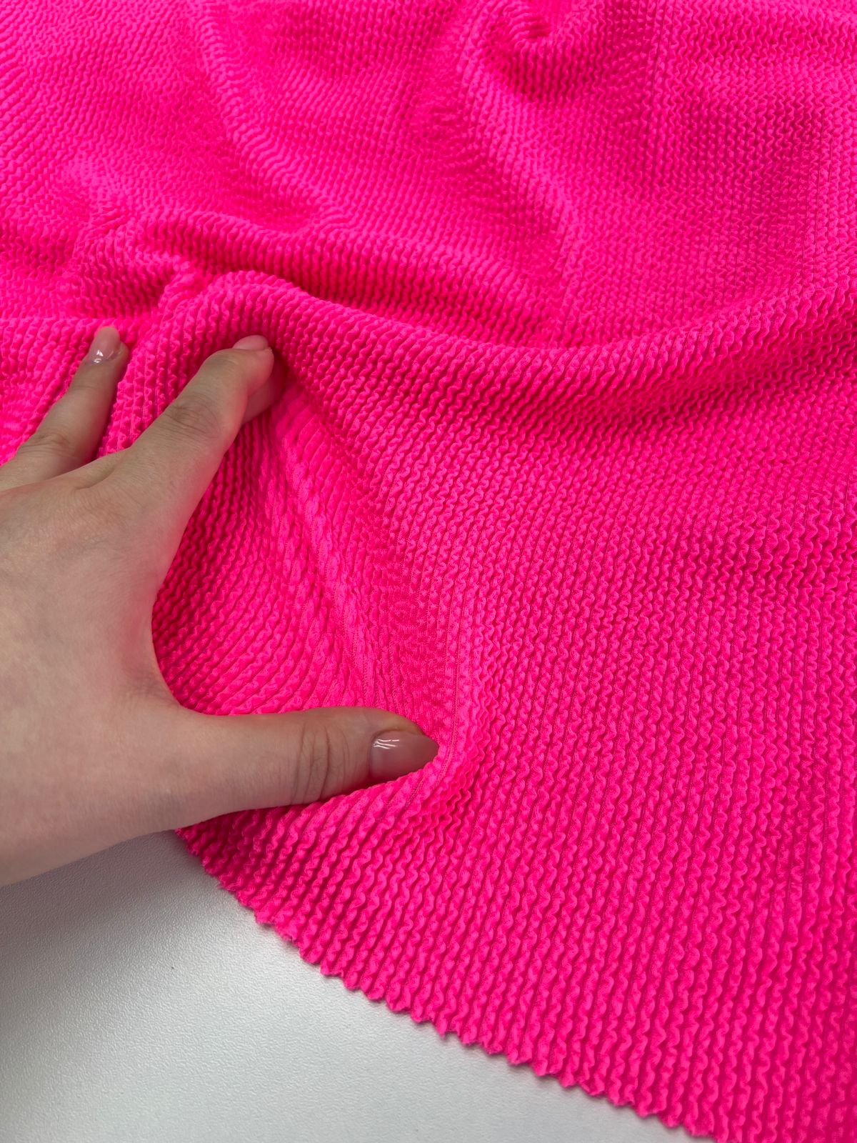 Красный whatsapp image 2025-11-28 at 16.01.52