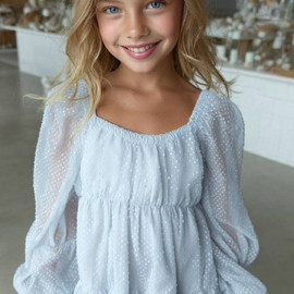 Голубой abdebed1-a88f-4b25-8472-e607c53bbda8