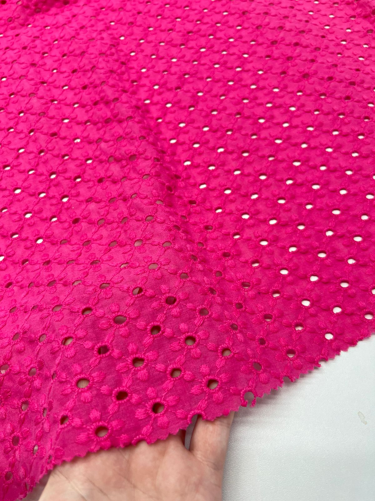 Геометр цветоч айвори whatsapp image 2025-11-27 at 14.28.35