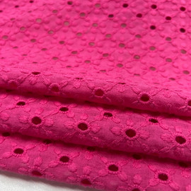 Геометр цветоч айвори whatsapp image 2025-11-27 at 14.28.36