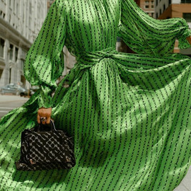 Цепочка на чёрном whatsapp image 2025-11-17 at 13.39.50