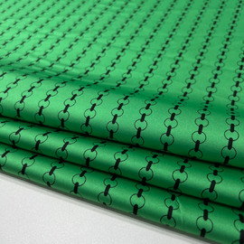 Цепочка на чёрном whatsapp image 2025-11-17 at 13.39.51