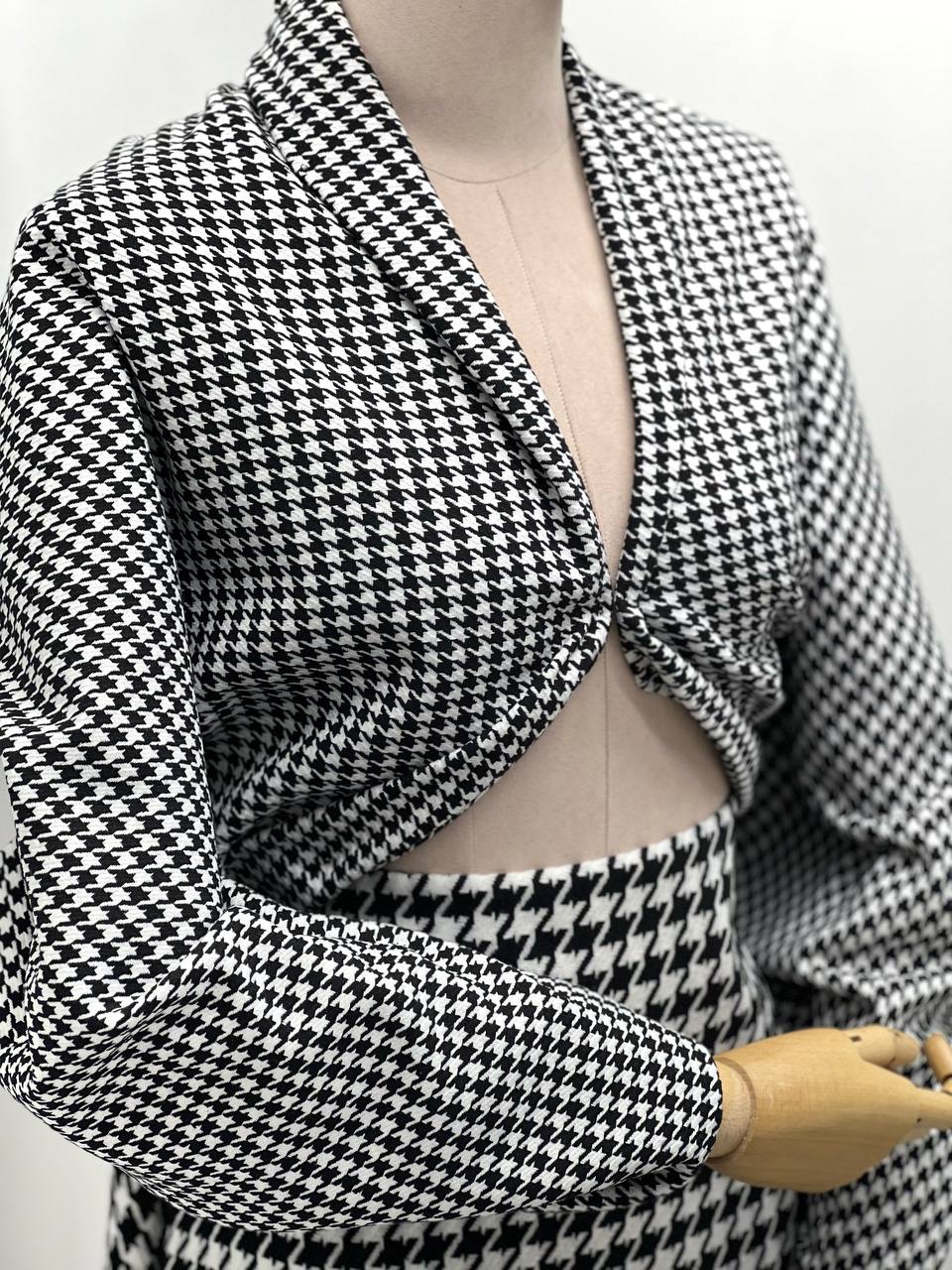 Крупная черно белая меланж photo_5336962981357014217_y