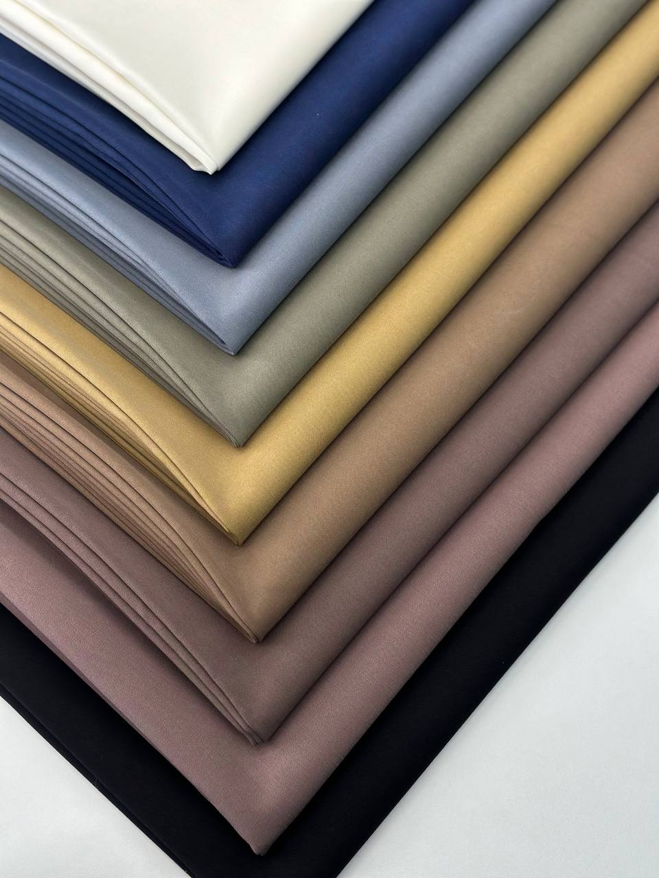 VELOUR fb45025e-d576-4516-9626-5f8c9b9ce883