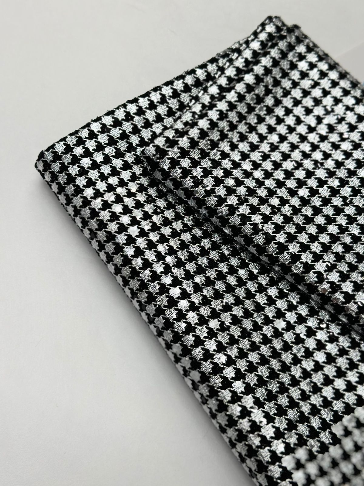 Серебро/Черный whatsapp image 2025-12-03 at 11.37.20