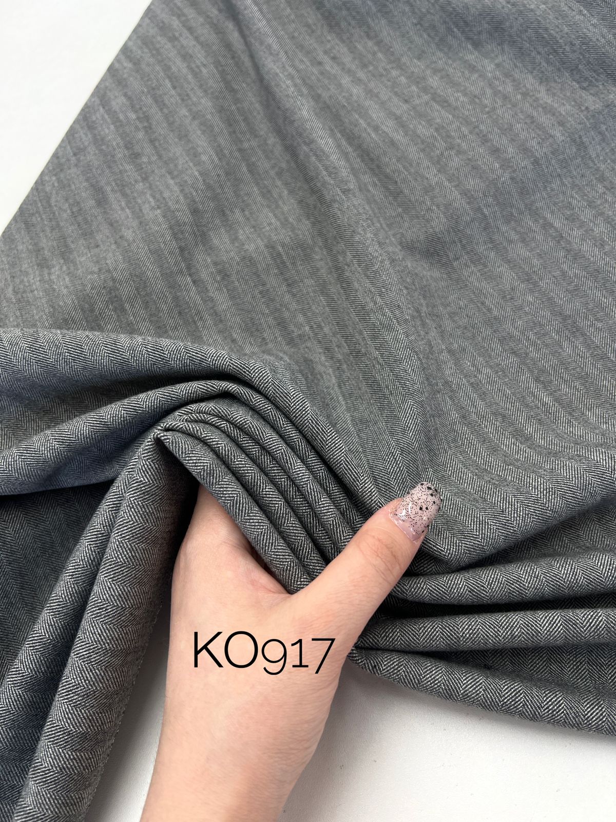 Серочерная елочка f57543d8-484c-4db9-8467-c58ca86baf61