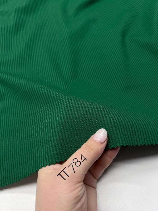 Темно зеленый 0de19c5f-122a-431c-9c32-17193bd2edb6