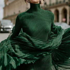 Темно зеленый d0df70ba-8932-4a82-bbb0-58907229eb62