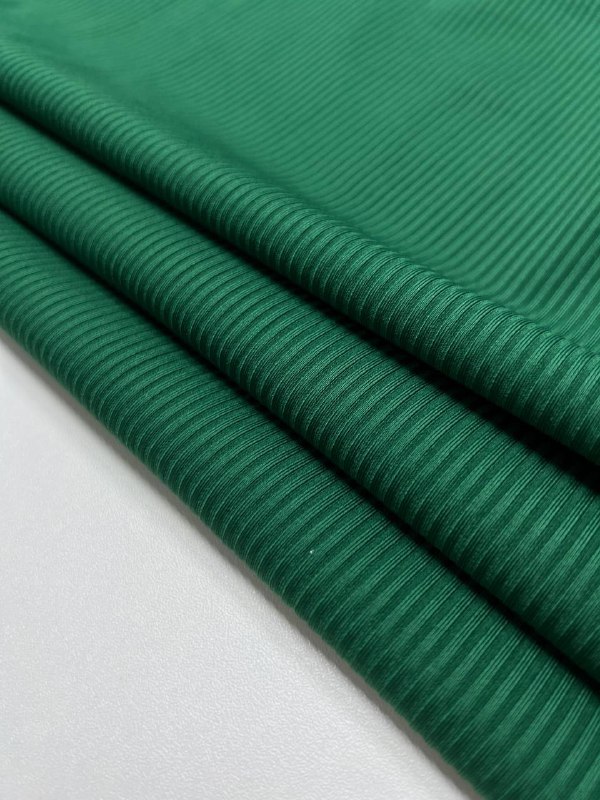 Темно зеленый dbb12b3e-28e9-4dfe-921c-a15e3718f3b2