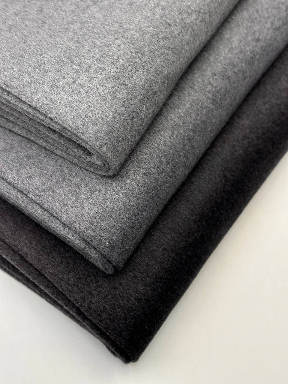 Темно серый photo_2025-12-11_16-08-26