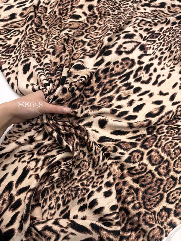 Леопард ea3309b9-58a9-4b0f-ab67-0fcb546ec4f4