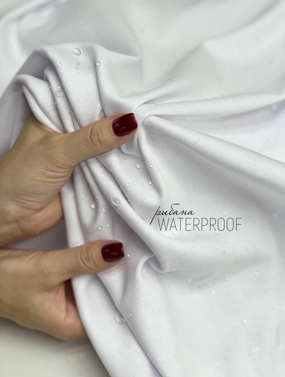 WATERPROOF fd19c309-969c-427b-b97f-30eb8c2ddd21