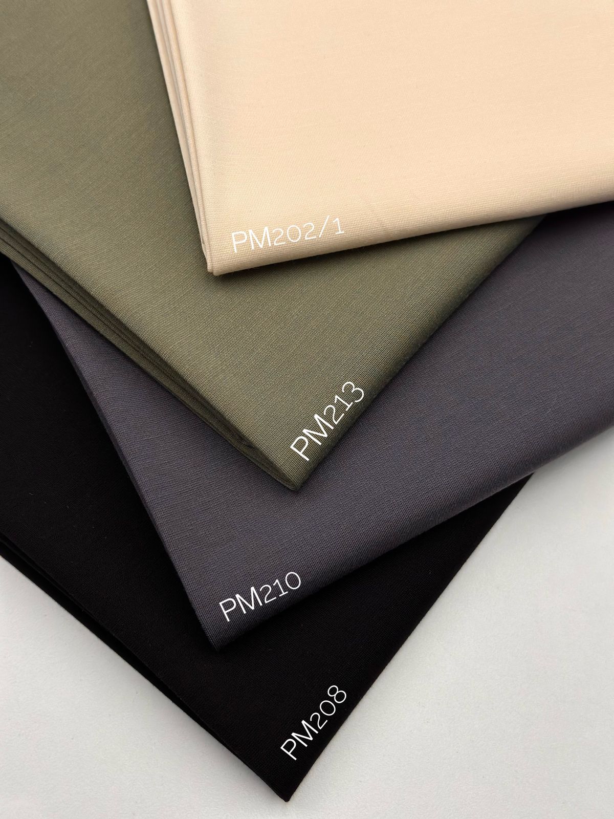 голубой whatsapp image 2025-12-05 at 17.38.33