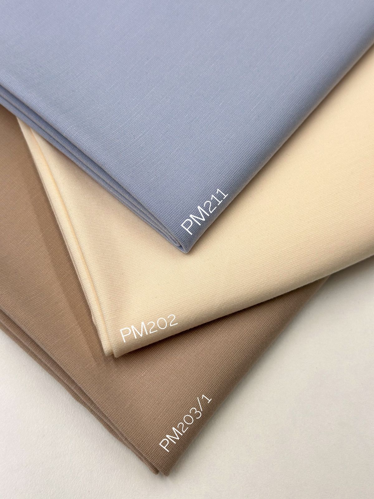 голубой whatsapp image 2025-12-05 at 17.39.08