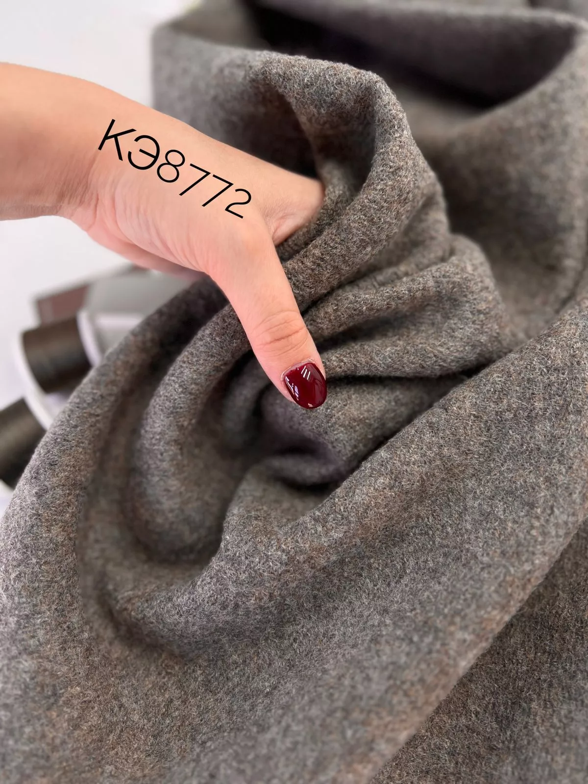 Серобежевый 999e75ab-4871-4e8d-b339-55c013bf9869