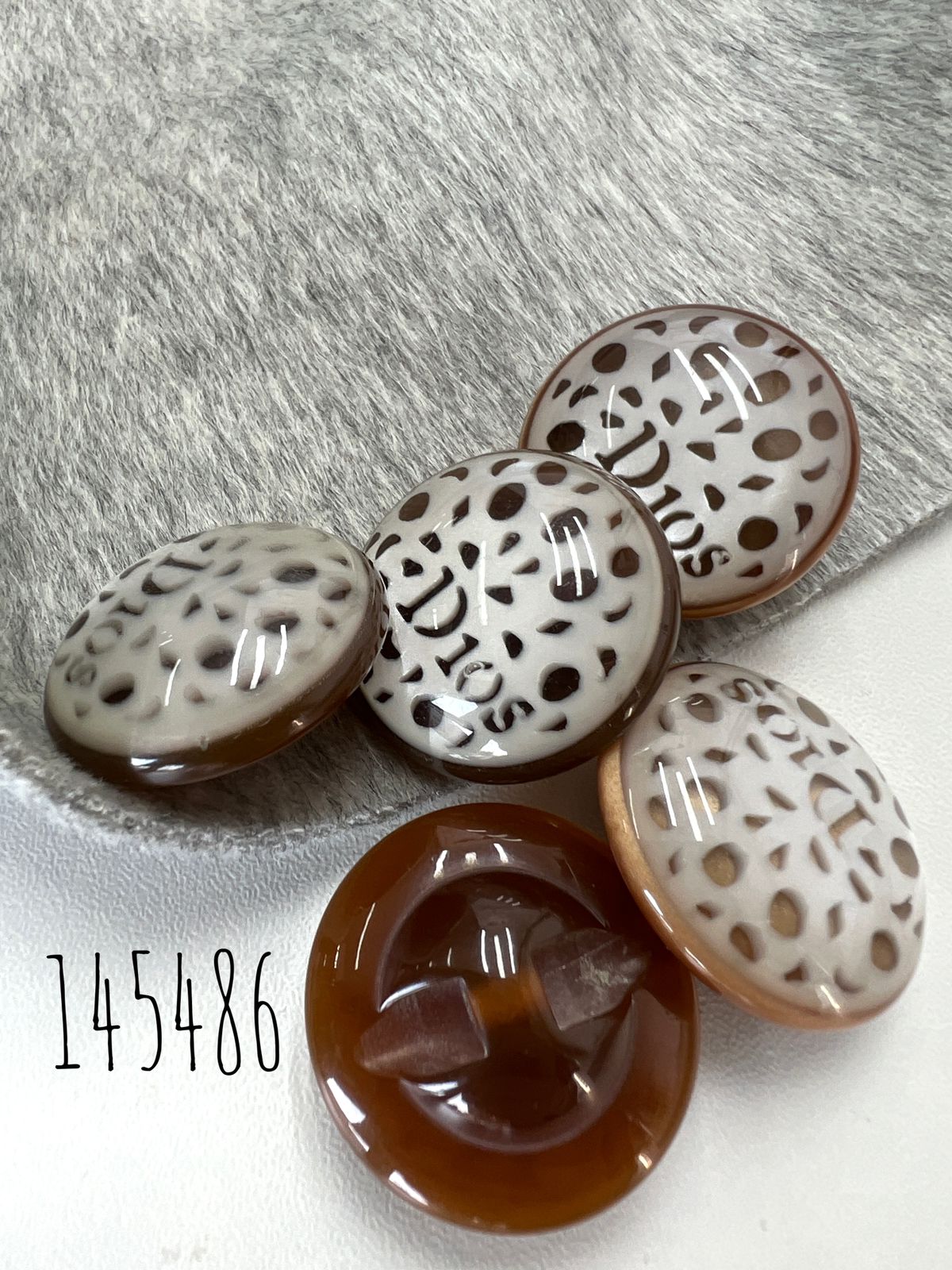 SILVIA MELANGE d18f88c8-8cbd-44a5-ac9b-d9e934526491