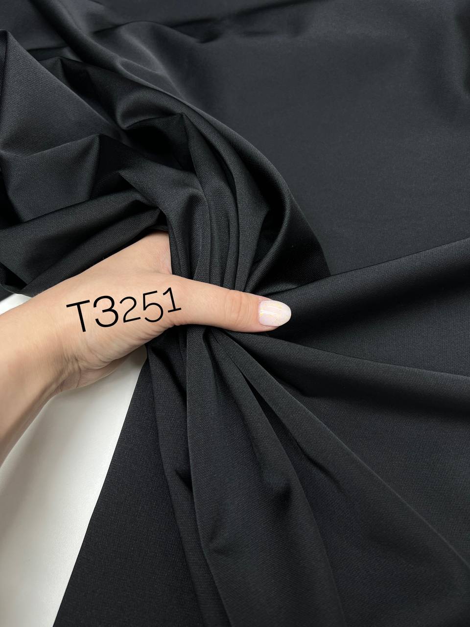 Черный 5451915629255844004
