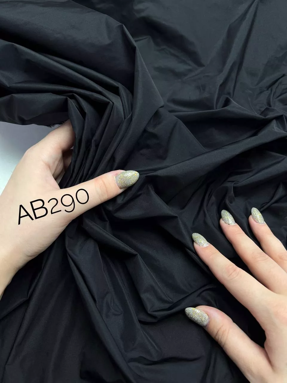 Чёрный 5323699795929456950