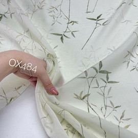 на веточках 23c912e6-b9de-449b-a5c7-89db8301a2af