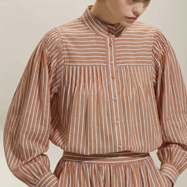 айвори бежевая на тёмно синем photo_2026-04-03_10-24-38