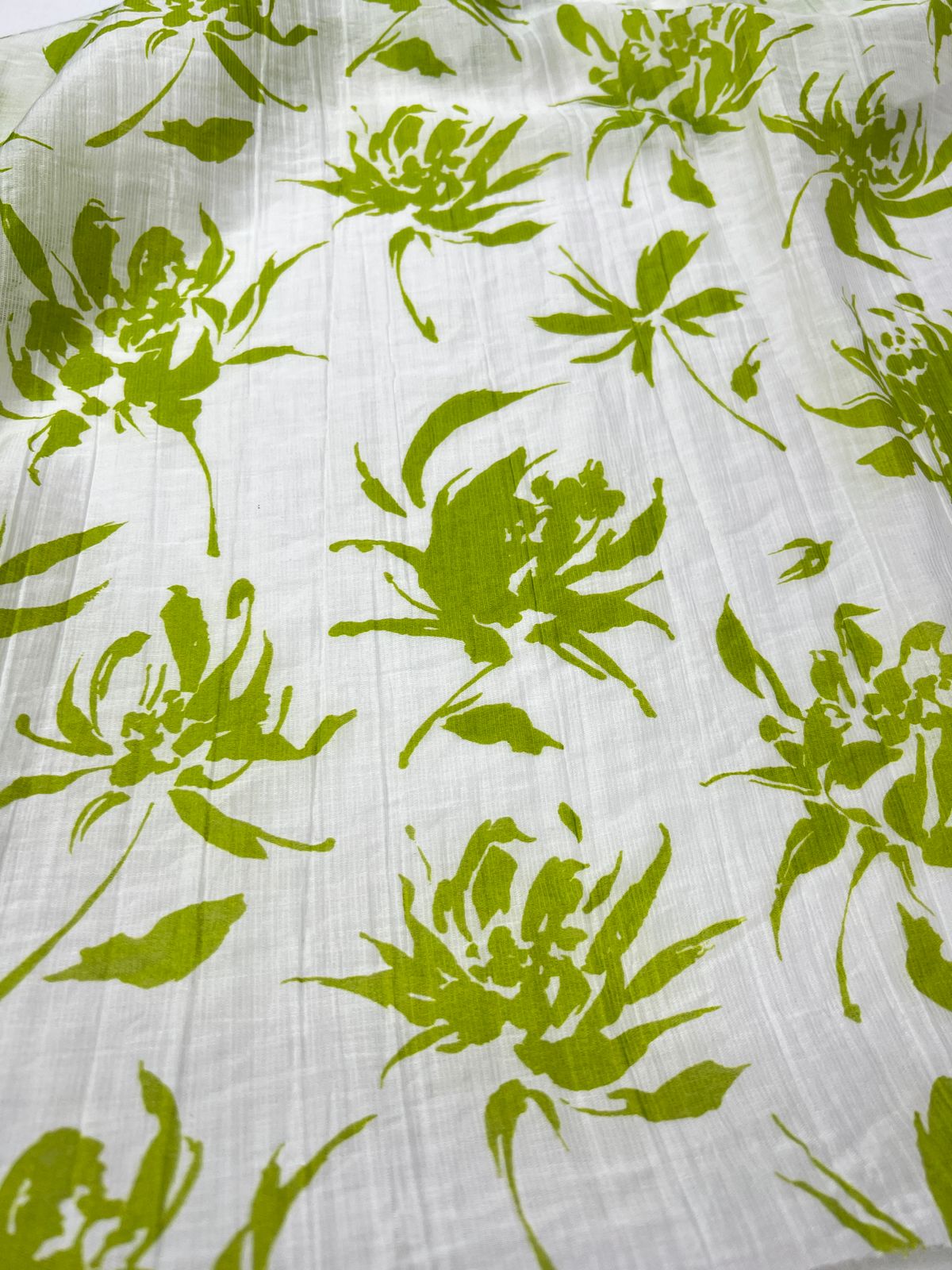 карамельные цветы на айвори whatsapp image 2025-11-18 at 13.24.02