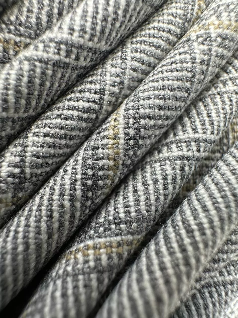 серокремовая клетка ca803e80-9fdb-410b-9a20-7df31b90ca7f