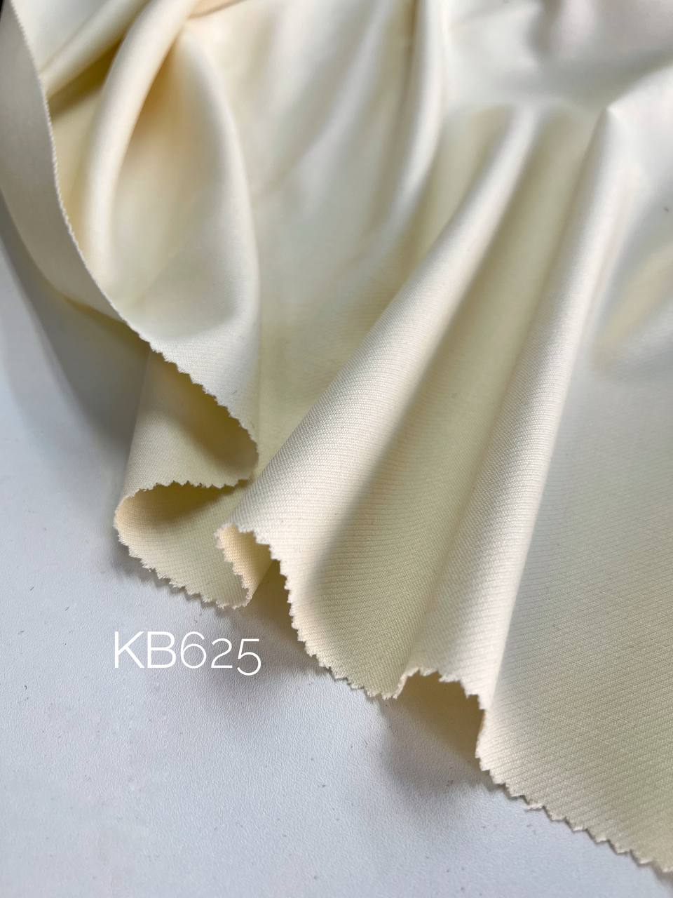 чёрный 82d9786b-748b-4021-bcc6-11921432300f