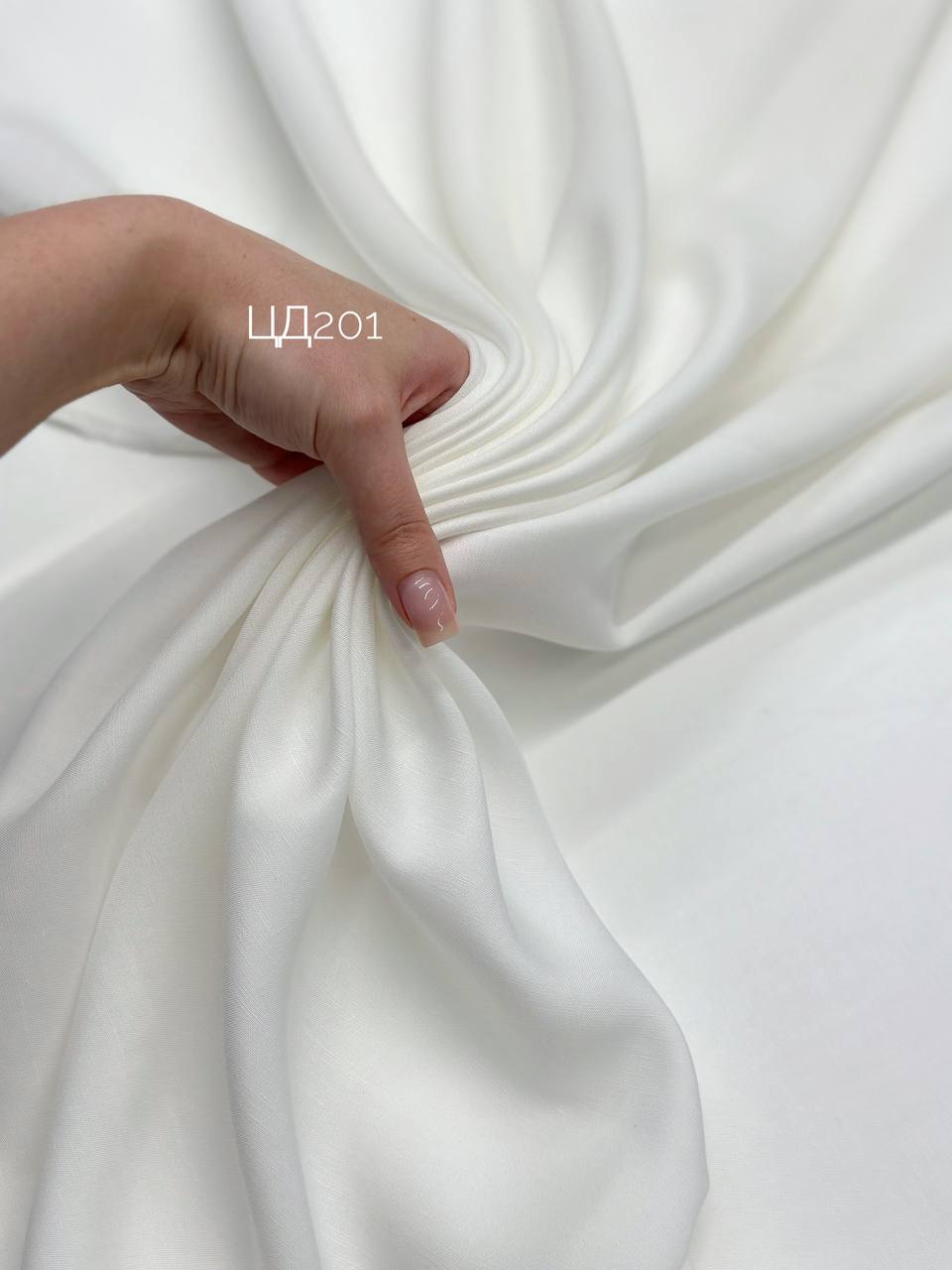HALF COLOR 3f9e952d-616b-4327-ad3b-31513126065b