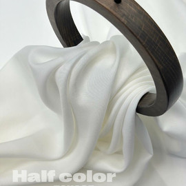 HALF COLOR b78bd816-eca9-4c76-ad30-3af23431adb7