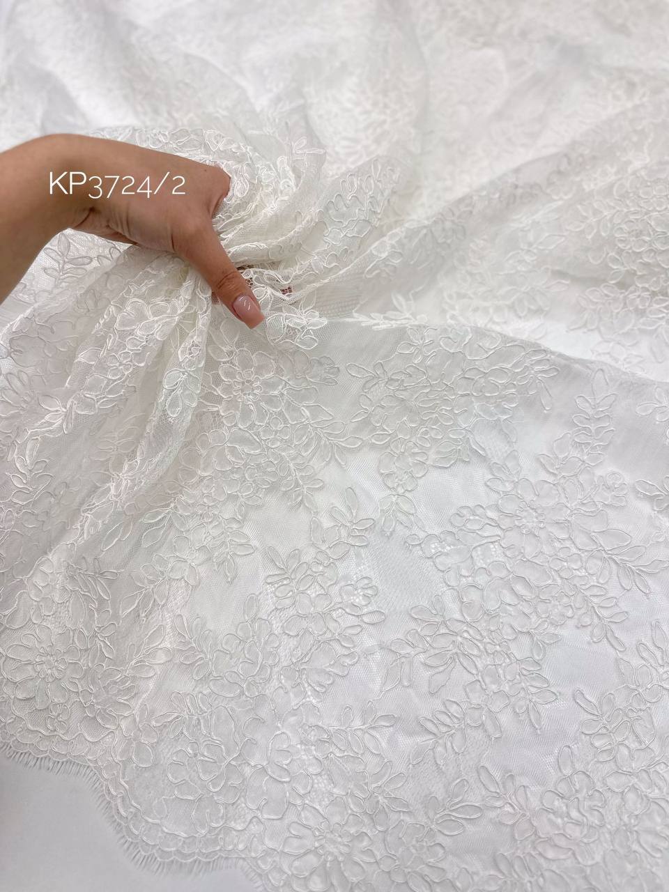 айвори цветы/корд 1ec1f750-9d25-4ee8-83f4-d30ce302c0cb