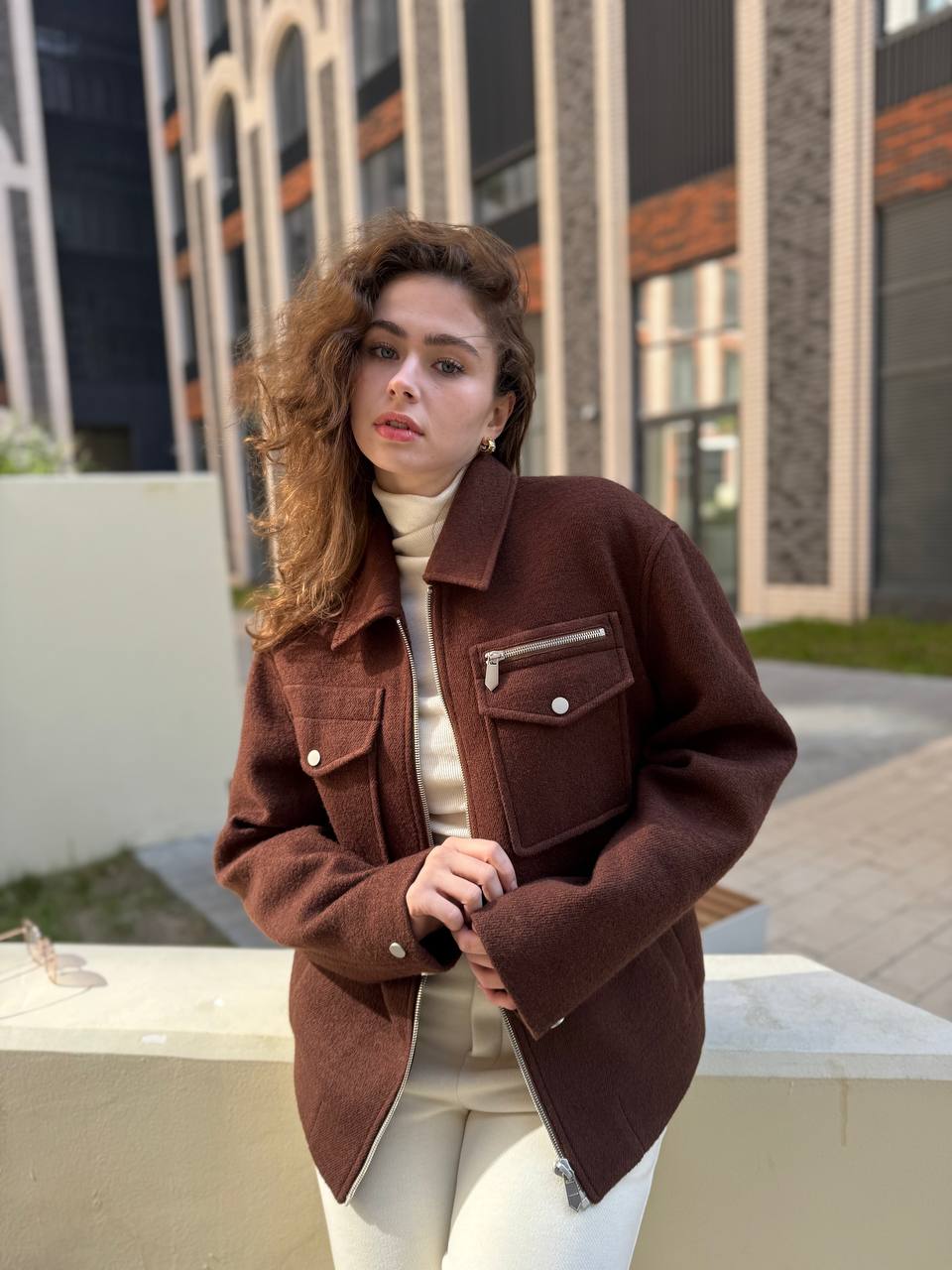 корица 77582992-20e6-4a84-8f63-13fe4fd46ddb