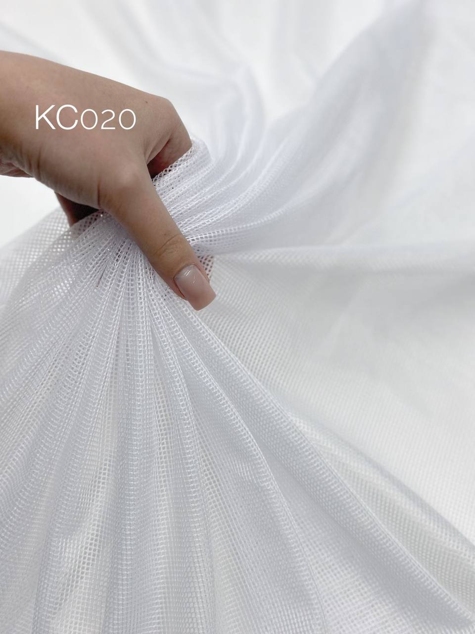 белая 9ded95dc-05ff-42cc-a9a8-a4f3b4f75368
