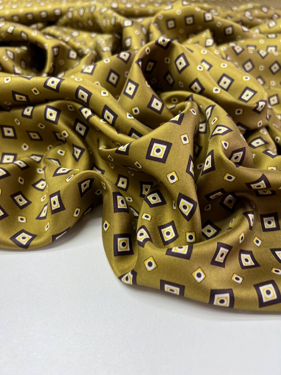 на горчичном 06196f98-0596-4ced-b855-3030610c72e1 на горчичном 06196f98-0596-4ced-b855-3030610c72e1