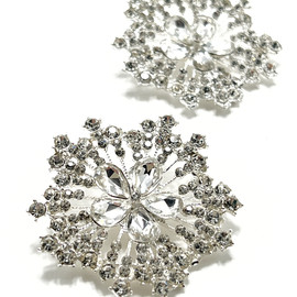 Брошь  Брошь