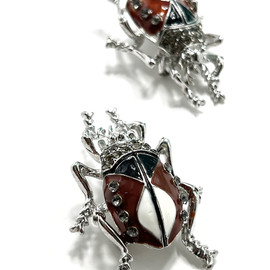 Брошь  Брошь