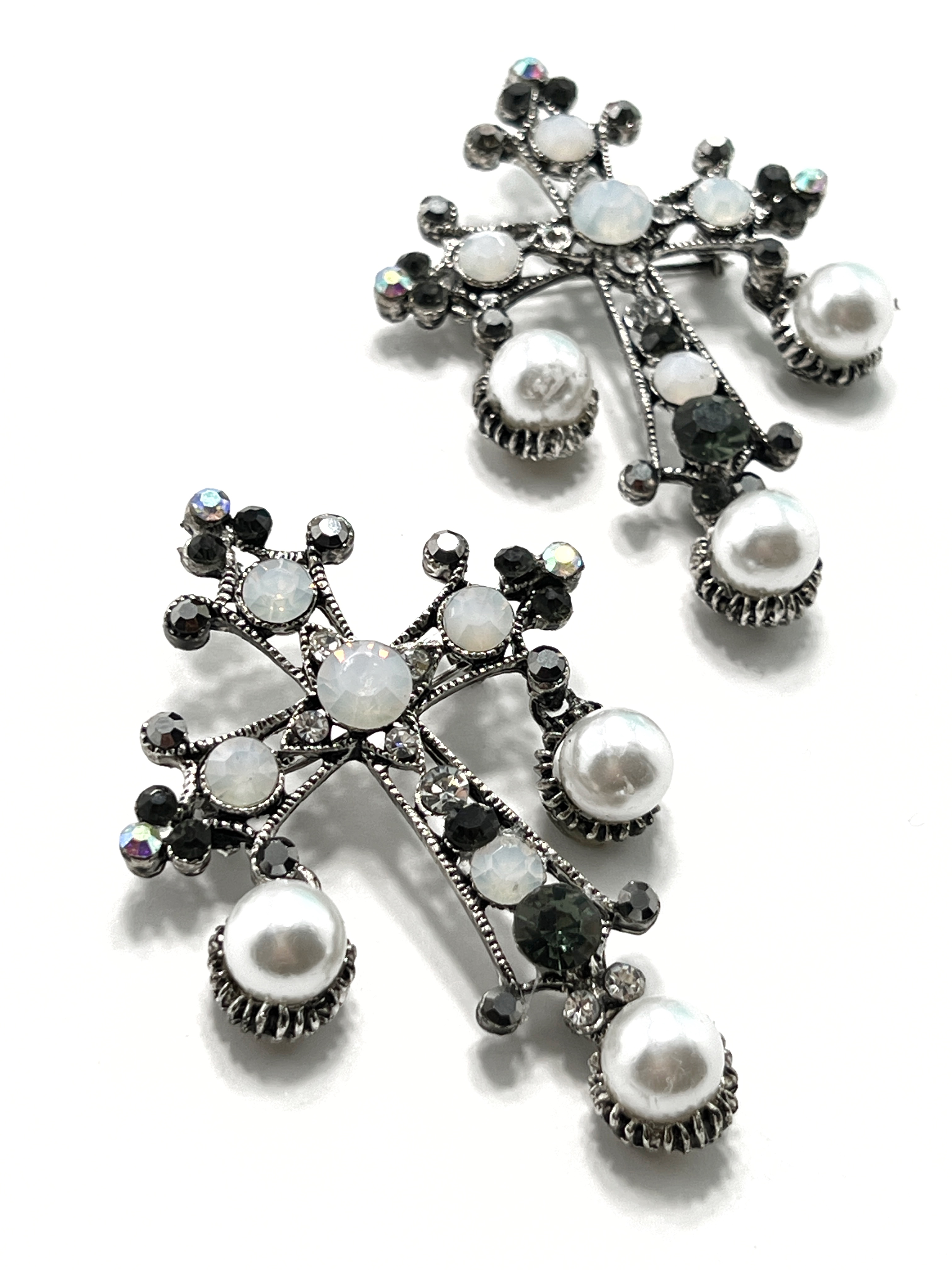 Брошь  Брошь