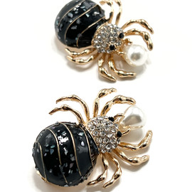 Брошь  Брошь