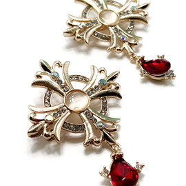 Брошь  Брошь