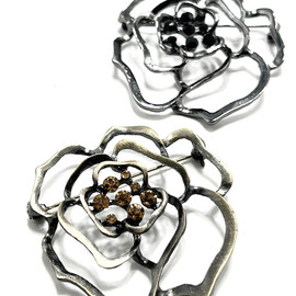 Брошь  Брошь