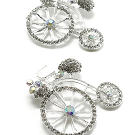 Брошь  Брошь