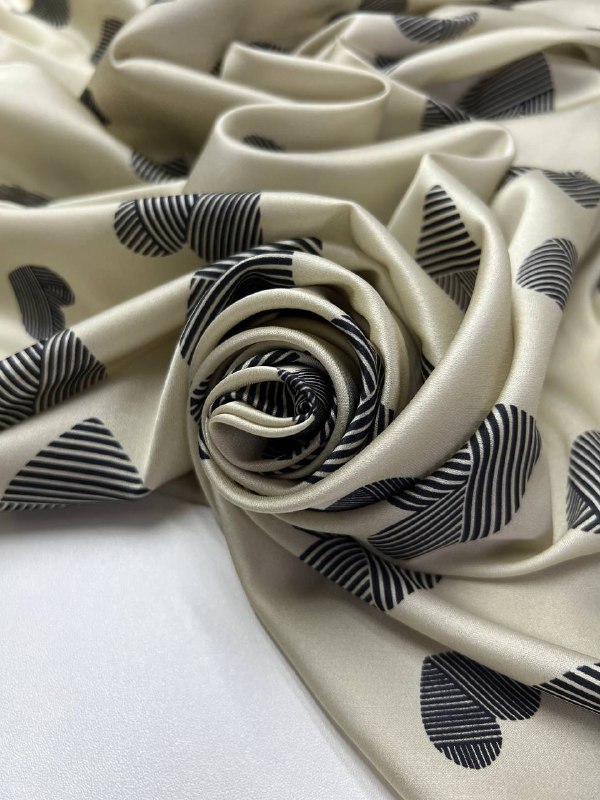 Шёлк сердечки 98dffcd4-0e08-4614-99c0-26041ff79dff