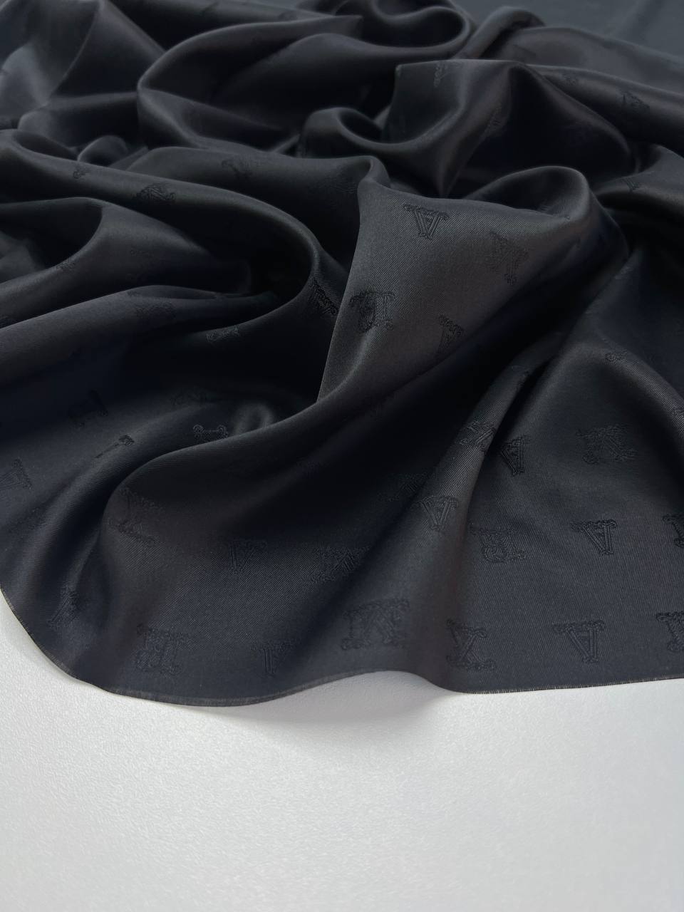 М/М ec76dff1-9e5e-4b48-b438-69bef5bf6e51