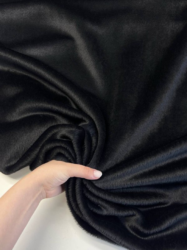 чёрный e26f1293-7bfa-4084-aa00-67fa840b34f4