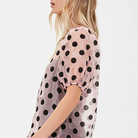 на серопудровом 3577a37d-c7b4-4cbf-9f26-e737d9b411ec