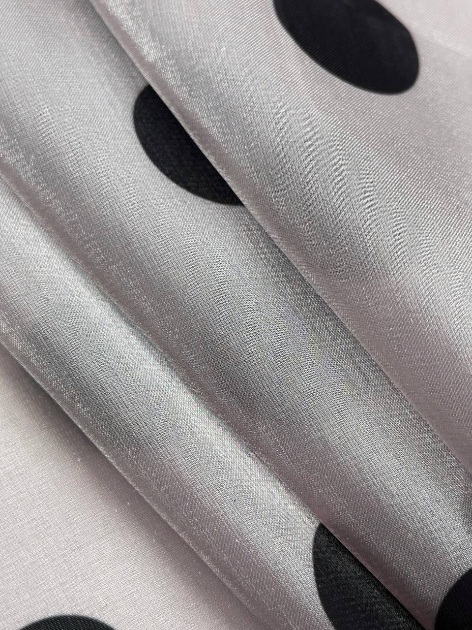 на серопудровом 68b41e21-1e5e-4f0b-9576-40ace2ecea1b