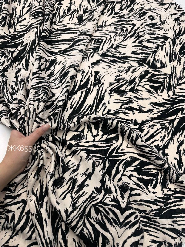 Зебра ea1baab2-c8ae-4b19-8b45-39e2fa1c04dd